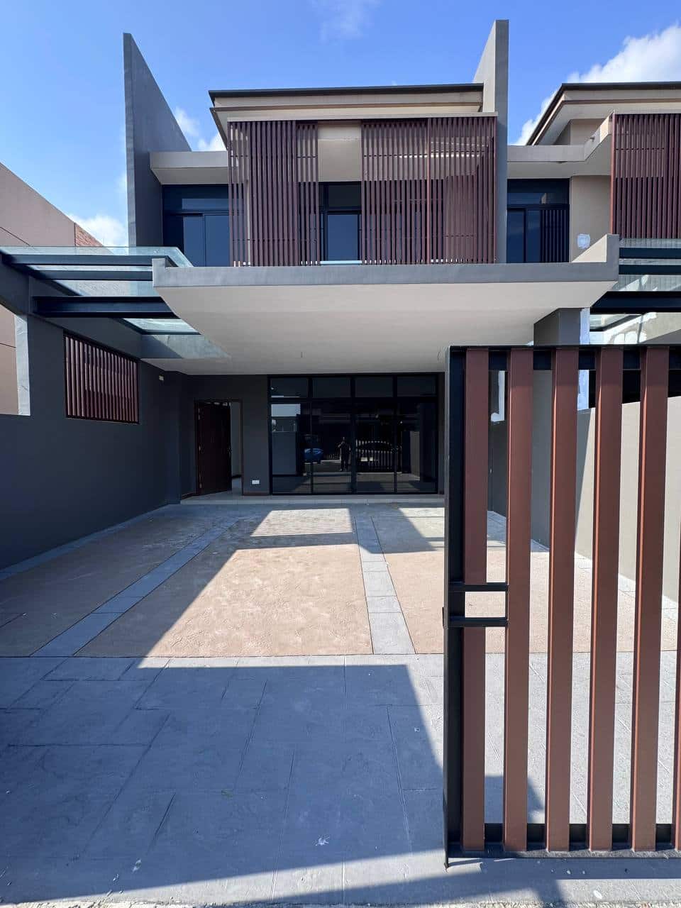 2-Storey Superlink Endlot Aurora Sentral 1