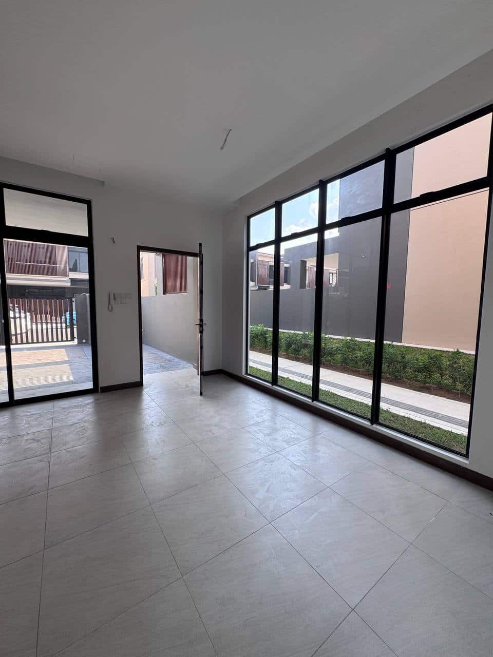 2-Storey Superlink Endlot Aurora Sentral 3