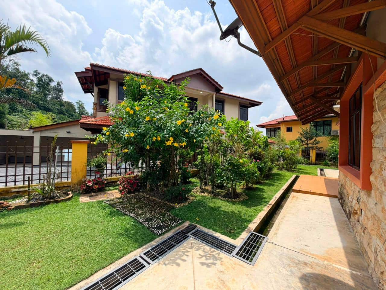 2-Storey Semi-D Endlot Nusa Idaman 3 5