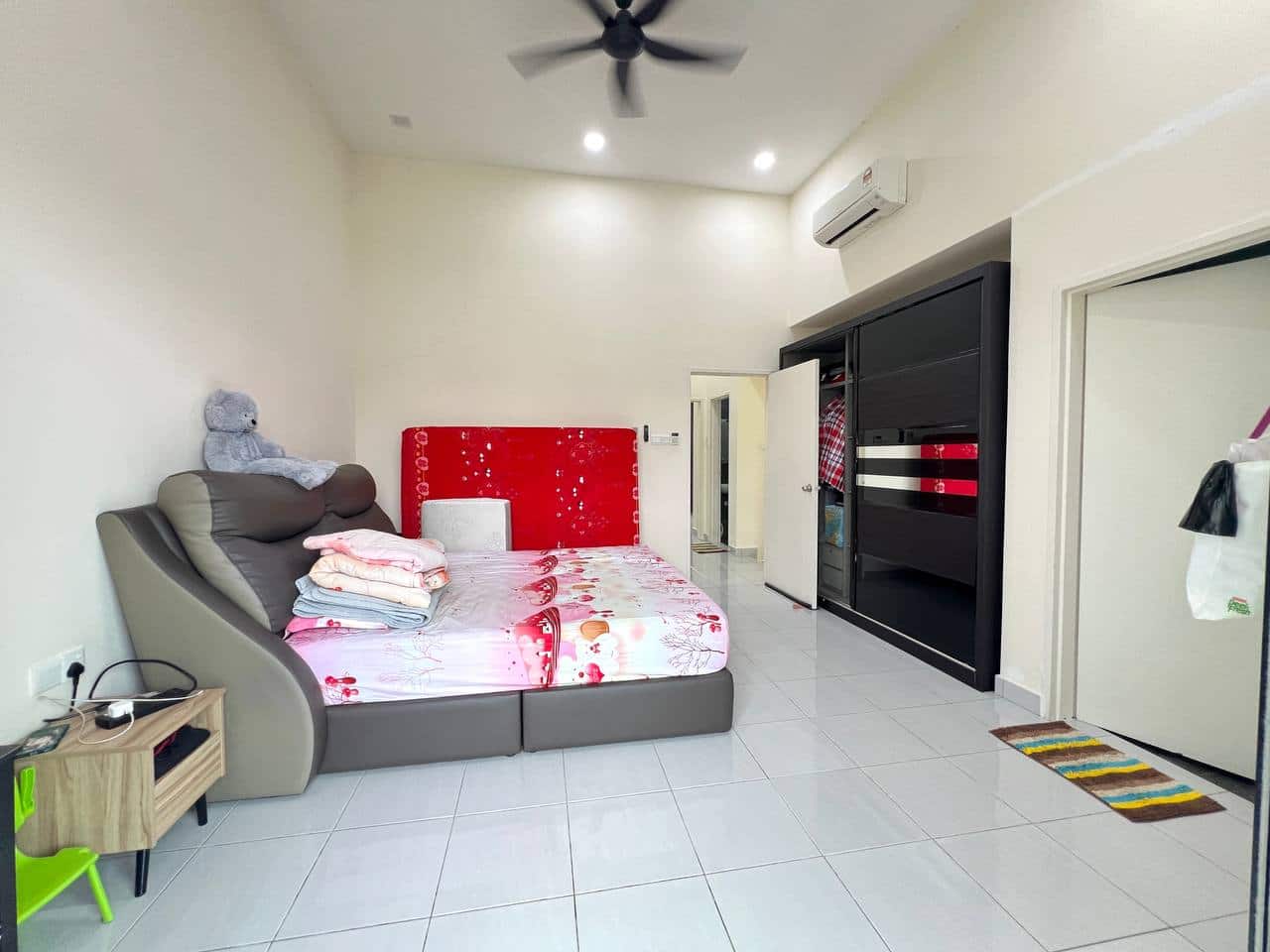 Triple Storey Terrace House Seri Alam 6