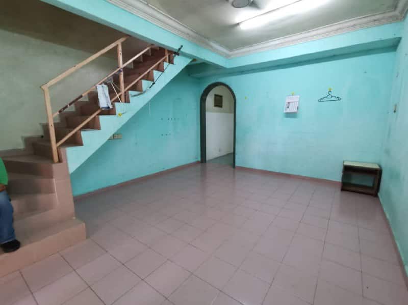 1.5-Storey Semi-D Taman Perling 2