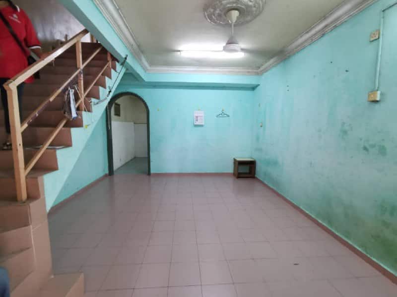 1.5-Storey Semi-D Taman Perling 3