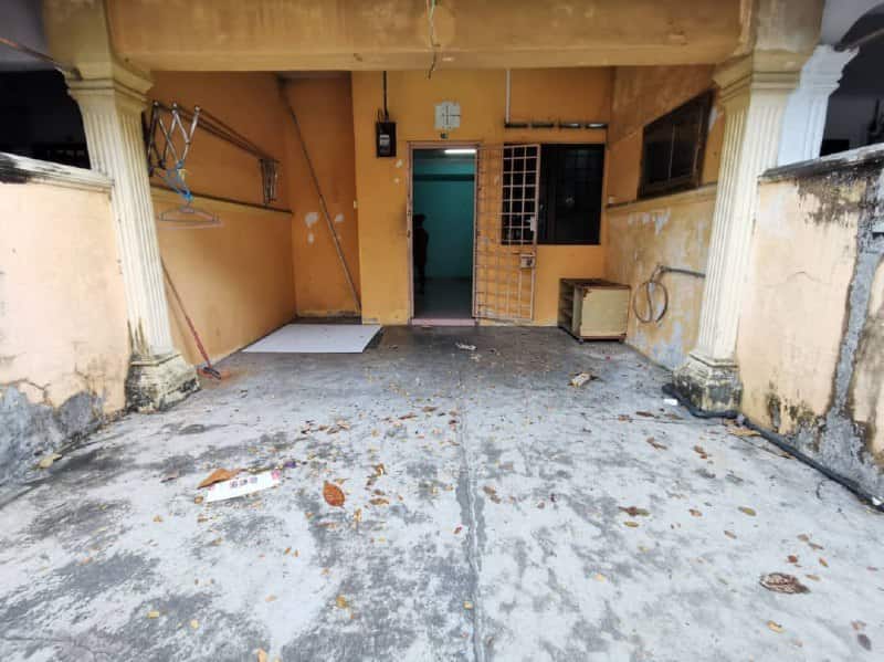 1.5-Storey Semi-D Taman Perling 10