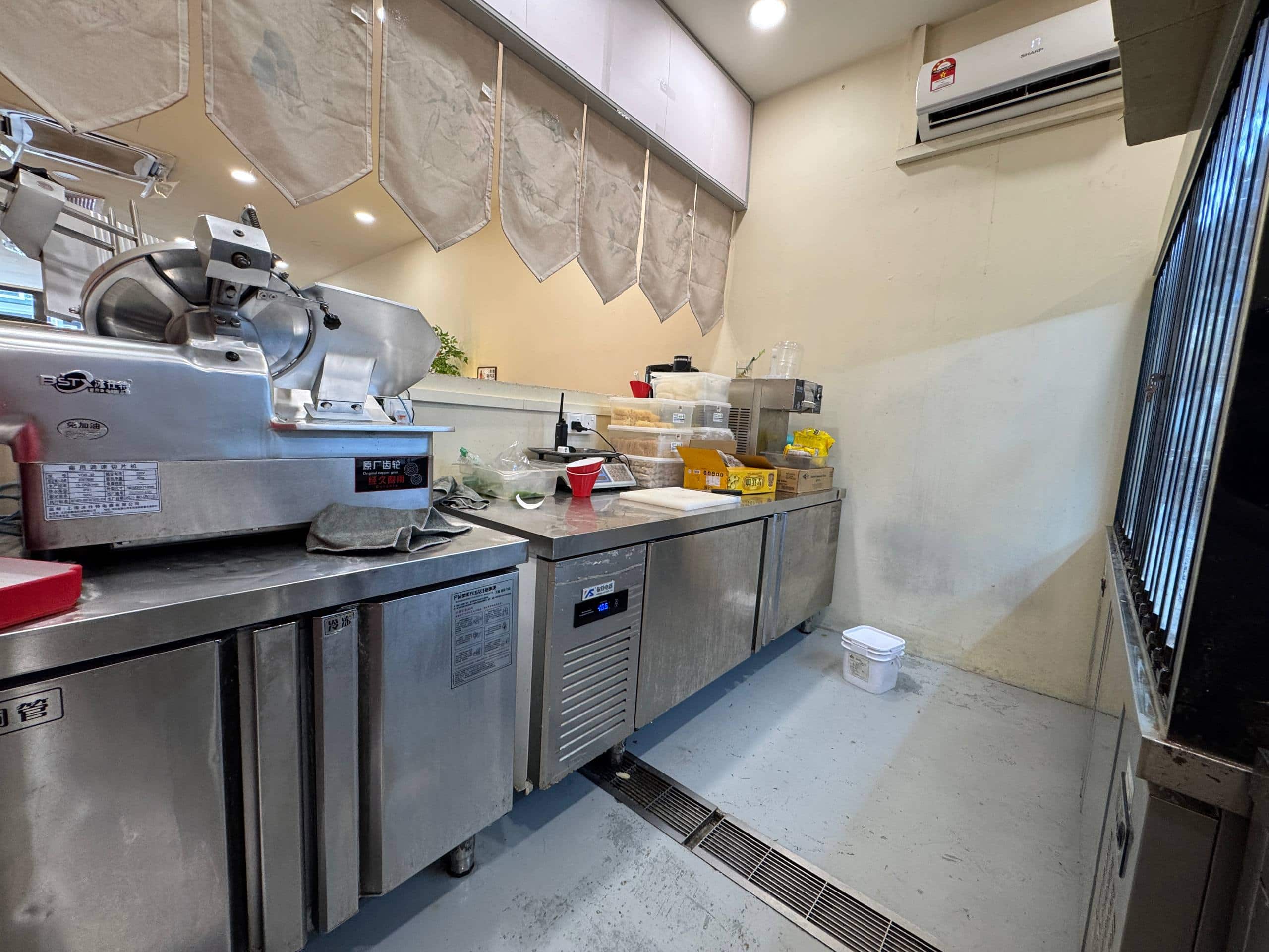 3-Storey Restaurant Eco Botanic 7