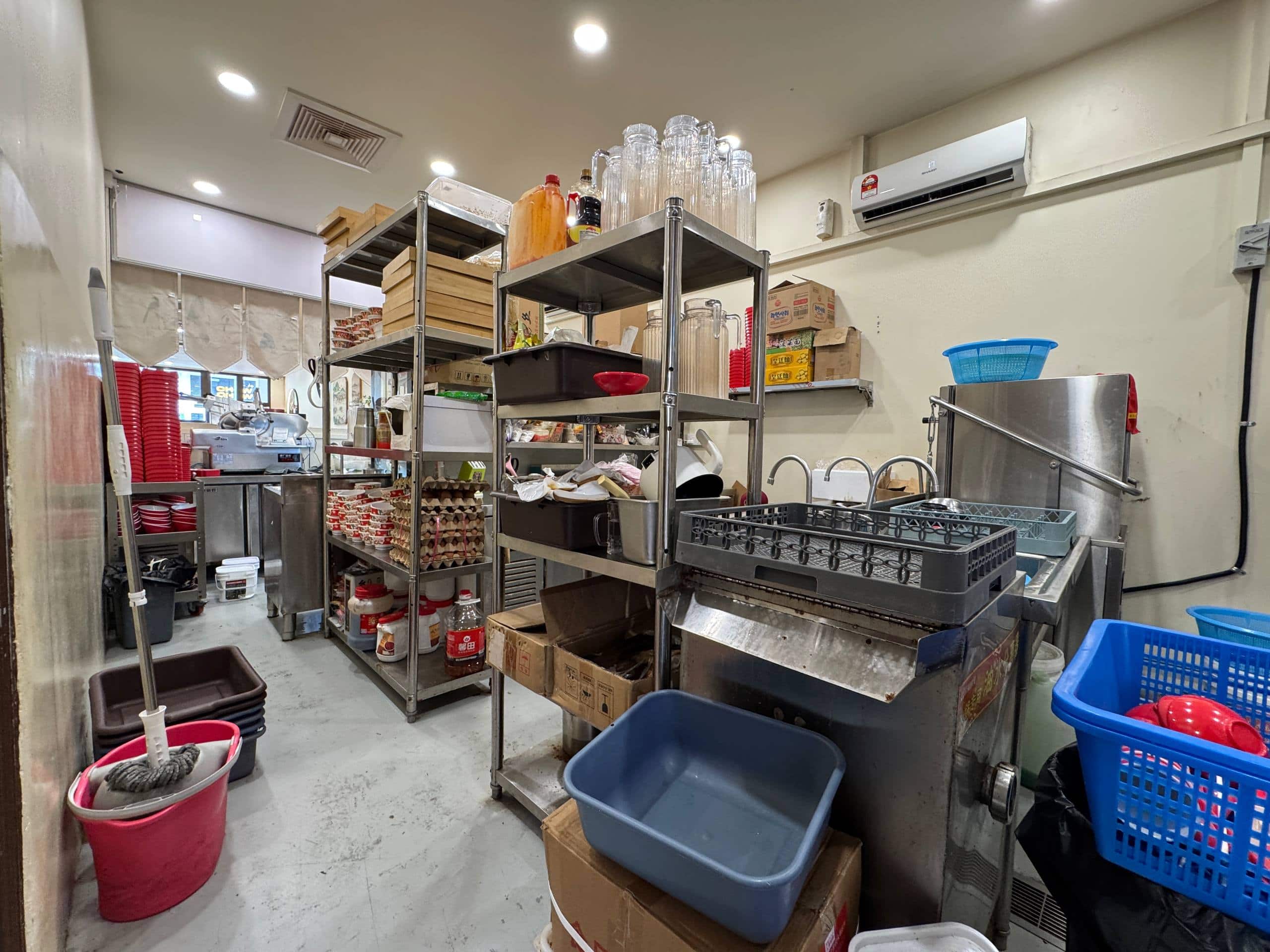 3-Storey Restaurant Eco Botanic 6