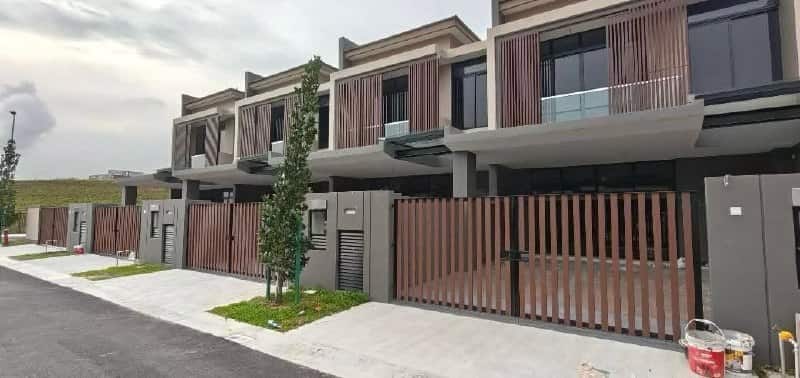 Double Storey Superlink House Aurora Sentral Resort Villas 1