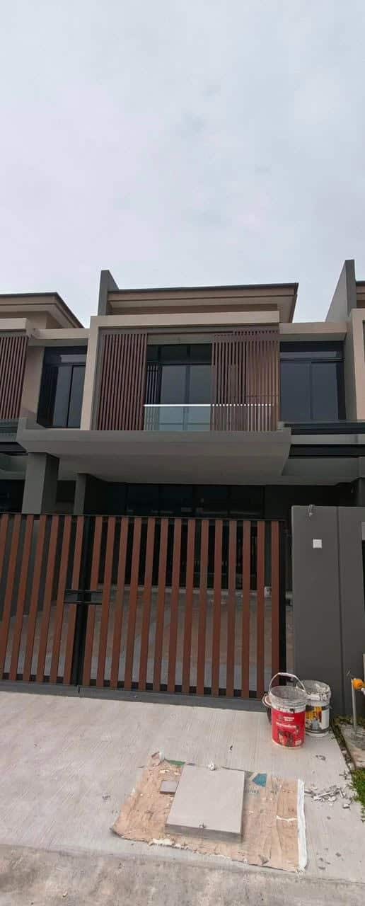 Double Storey Superlink House Aurora Sentral Resort Villas 2