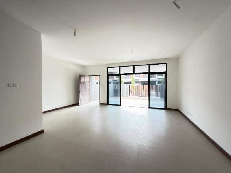 Double Storey Superlink House Aurora Sentral Resort Villas 4
