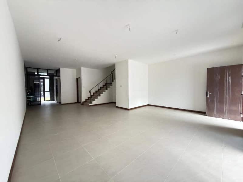 Double Storey Superlink House Aurora Sentral Resort Villas 3