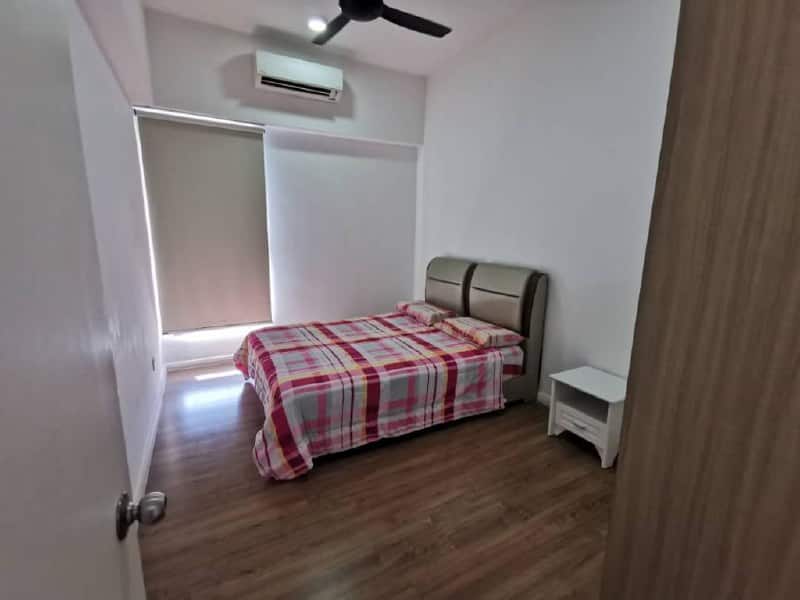 Water Edge Apartment Senibong Cove 5