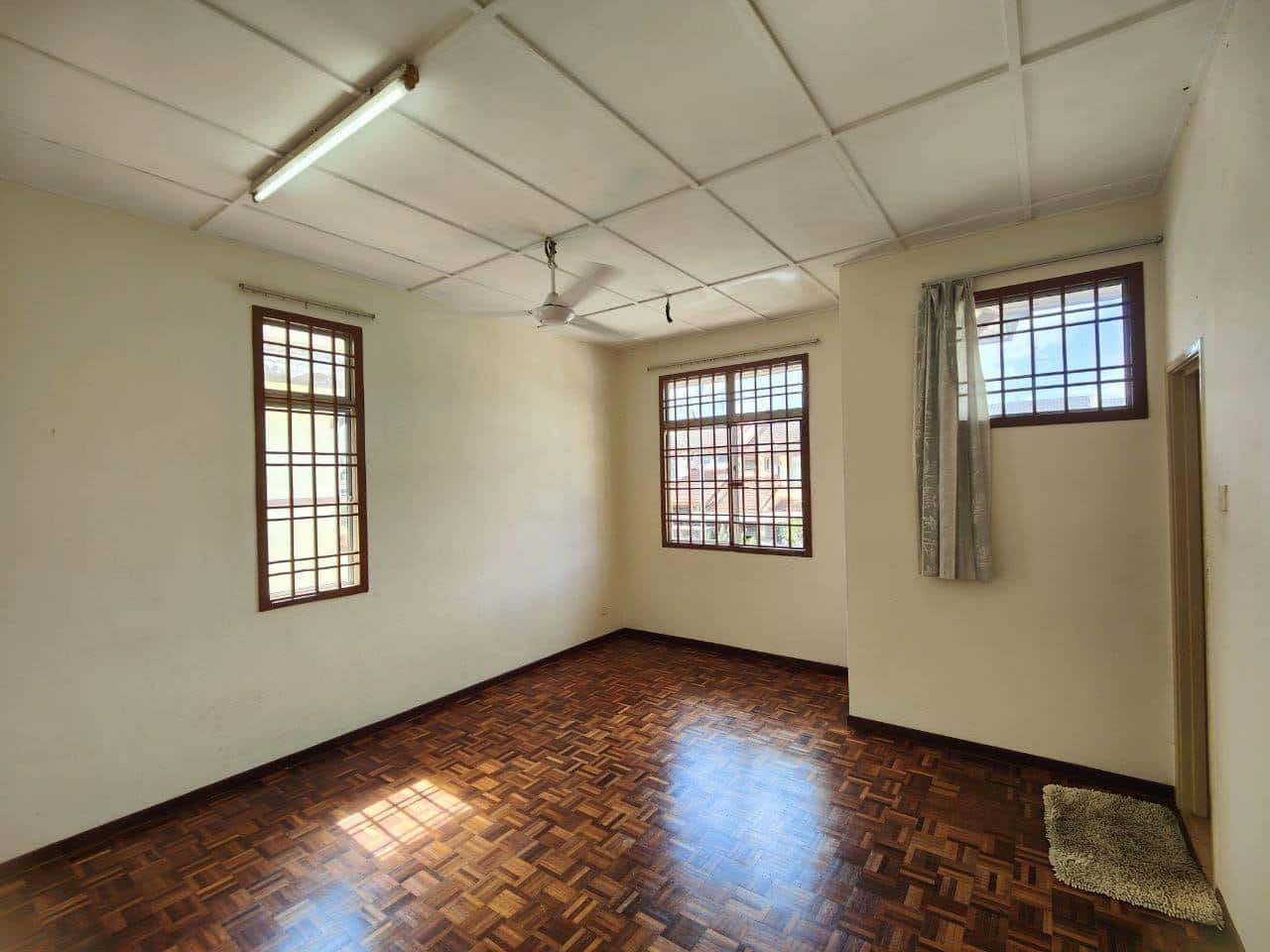 2-Storey Endlot House Taman Setia Indah 3