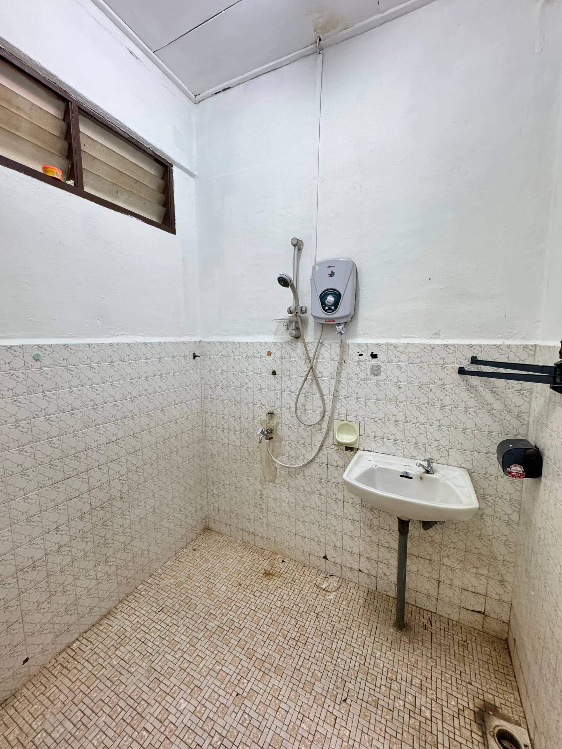 Single Storey Terrace House Taman Ungku Tun Aminah 9