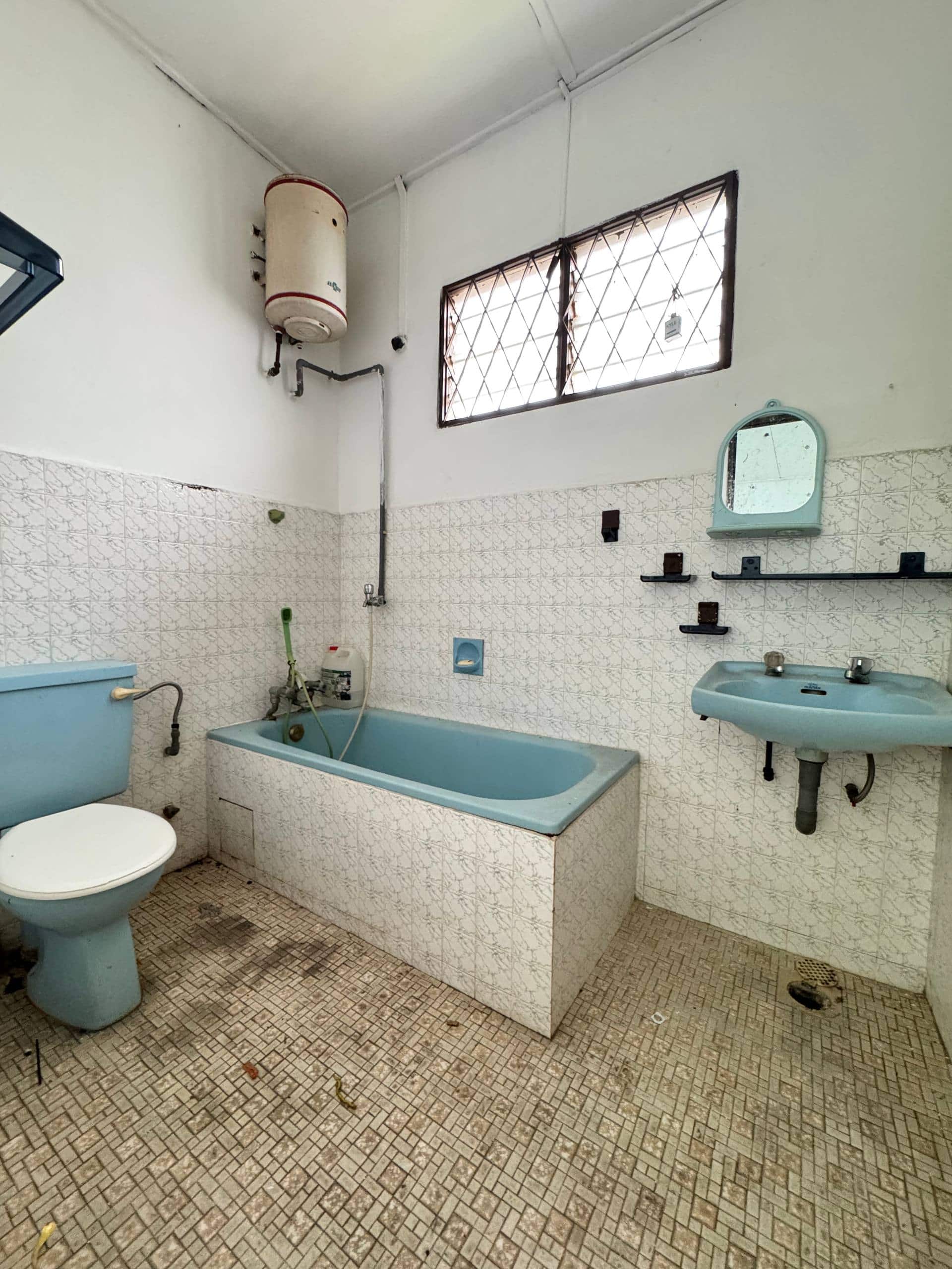 Single Storey Terrace House Taman Ungku Tun Aminah 8