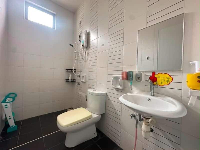 2-Storey Link Bungalow Bukit Indah 10