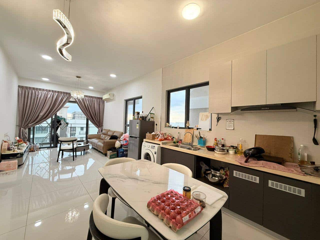 Condominium Baypoint 1