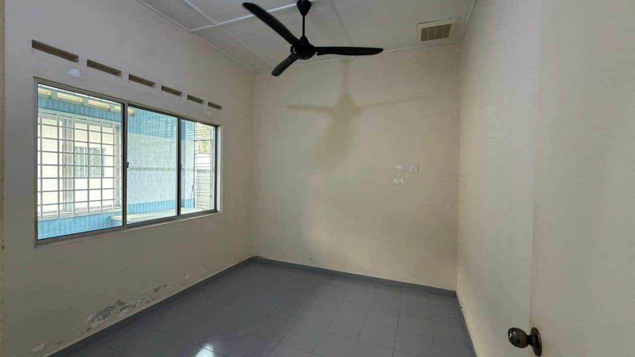 1-Storey Terrace Corner Taman Kota Masai 7