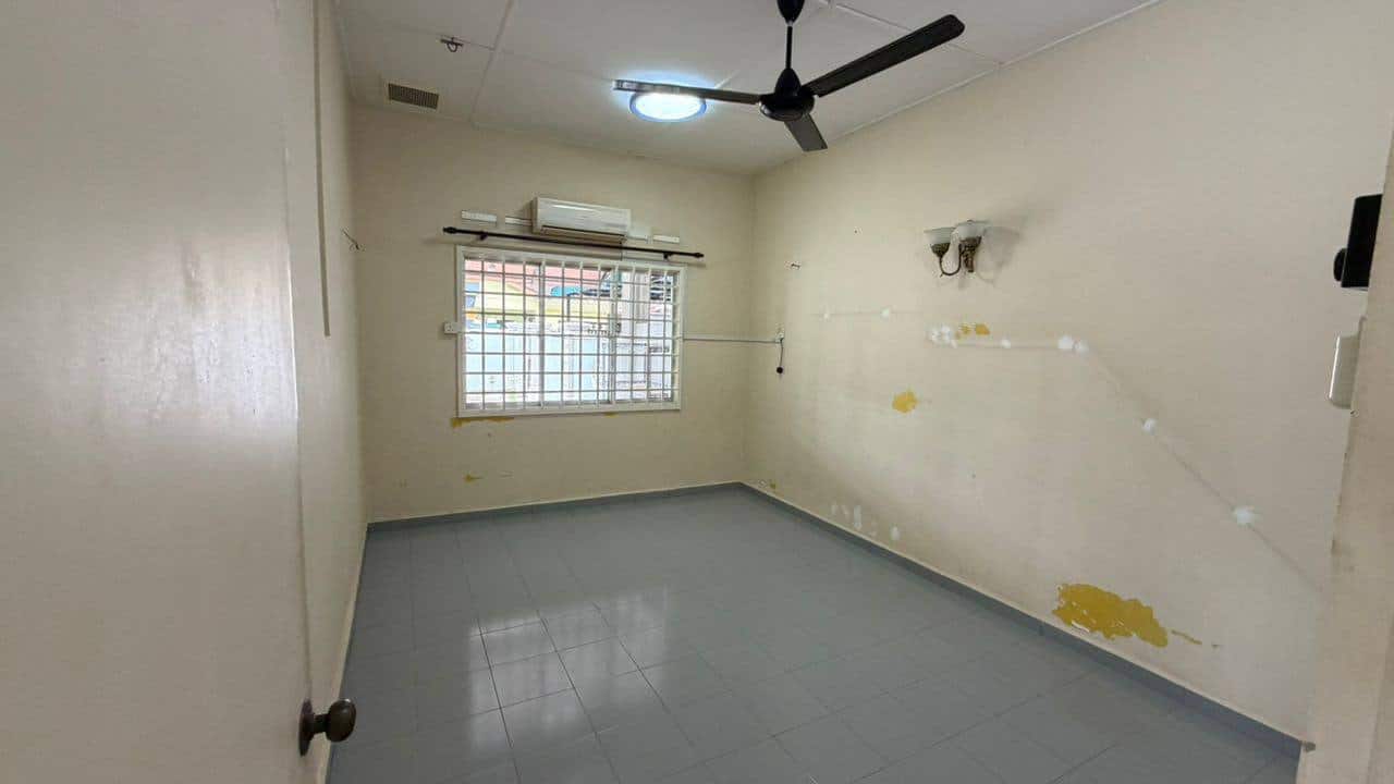 1-Storey Terrace Corner Taman Kota Masai 11