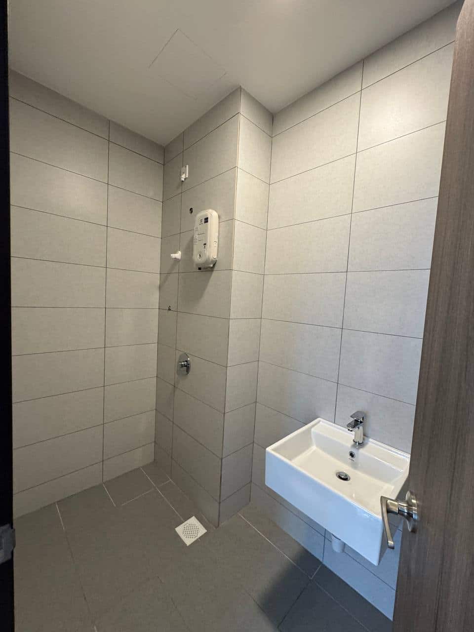 Condominium Meldrum Heights 11