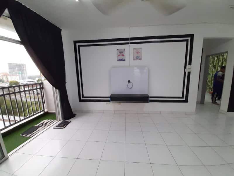 Condo Larkin 2
