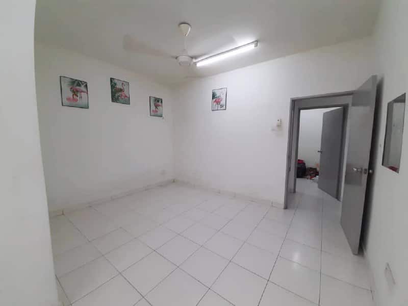 Condo Larkin 4