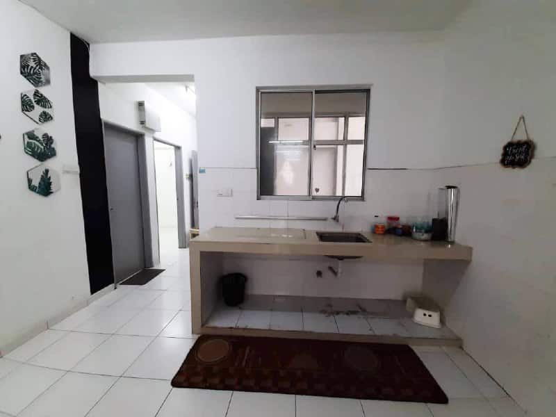 Condo Larkin 8