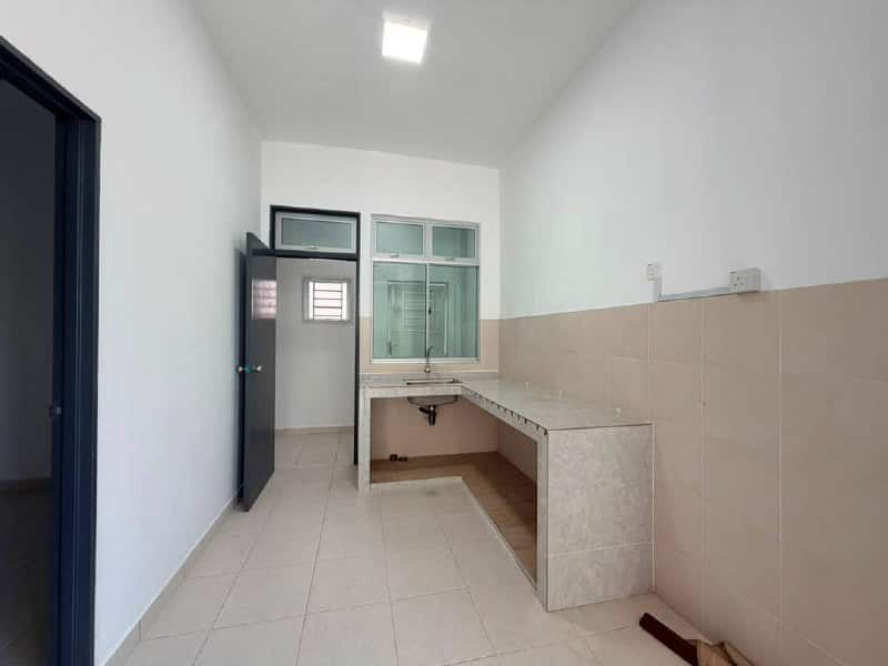 2.5-Storey End Lot Pulai Mutiara 4