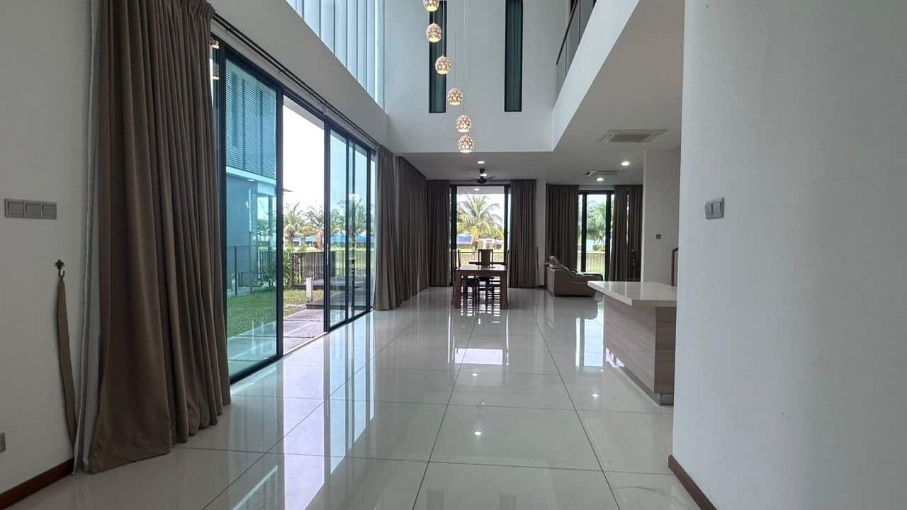 3-Storey Bungalow Senibong Cove 2