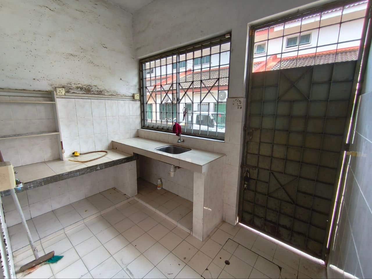 1.5-Storey Terraced House Taman Gaya 6