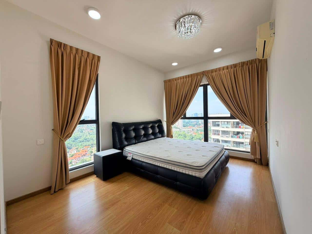 Condominium Danga Bay 4