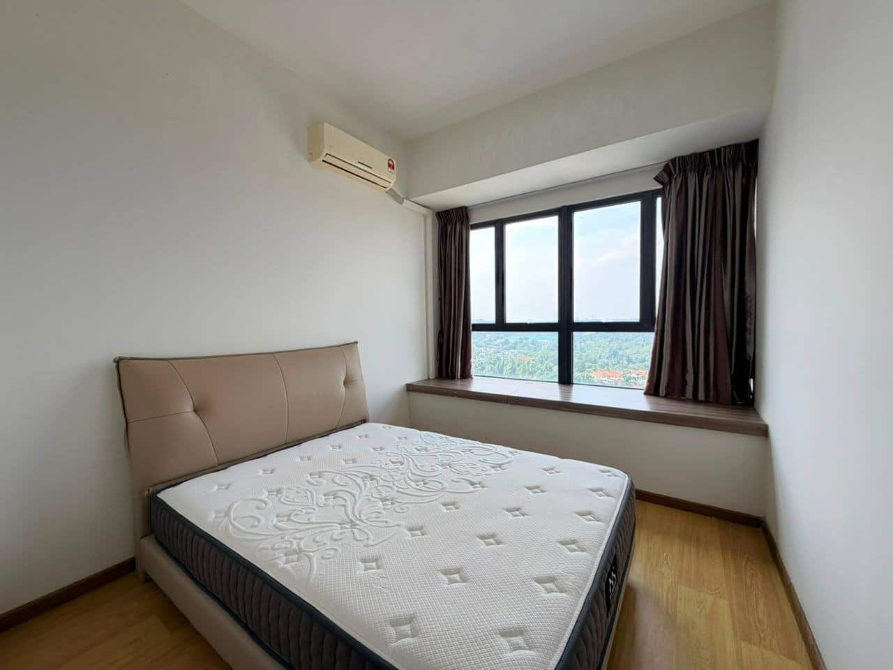Condominium Danga Bay 5