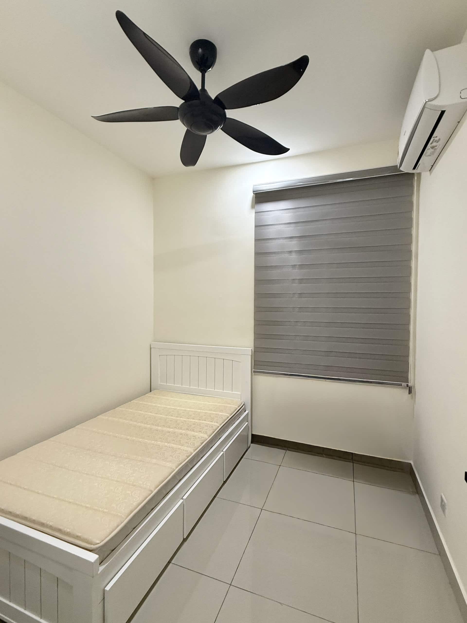 Condominium Meridin Bayvue @ Masai 9