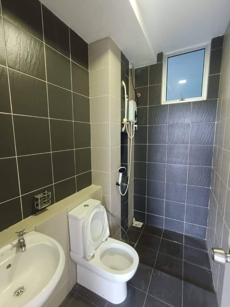 Executive Suites Taman Nusa Duta 10
