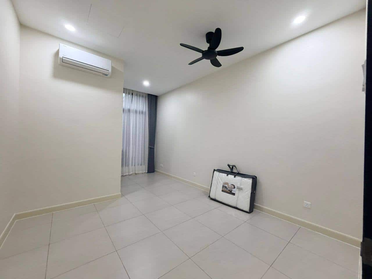 Superlink House Aurora Sentral 8
