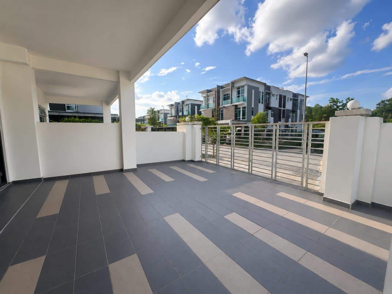 3-Storey Cluster House Nusa Sentral 1