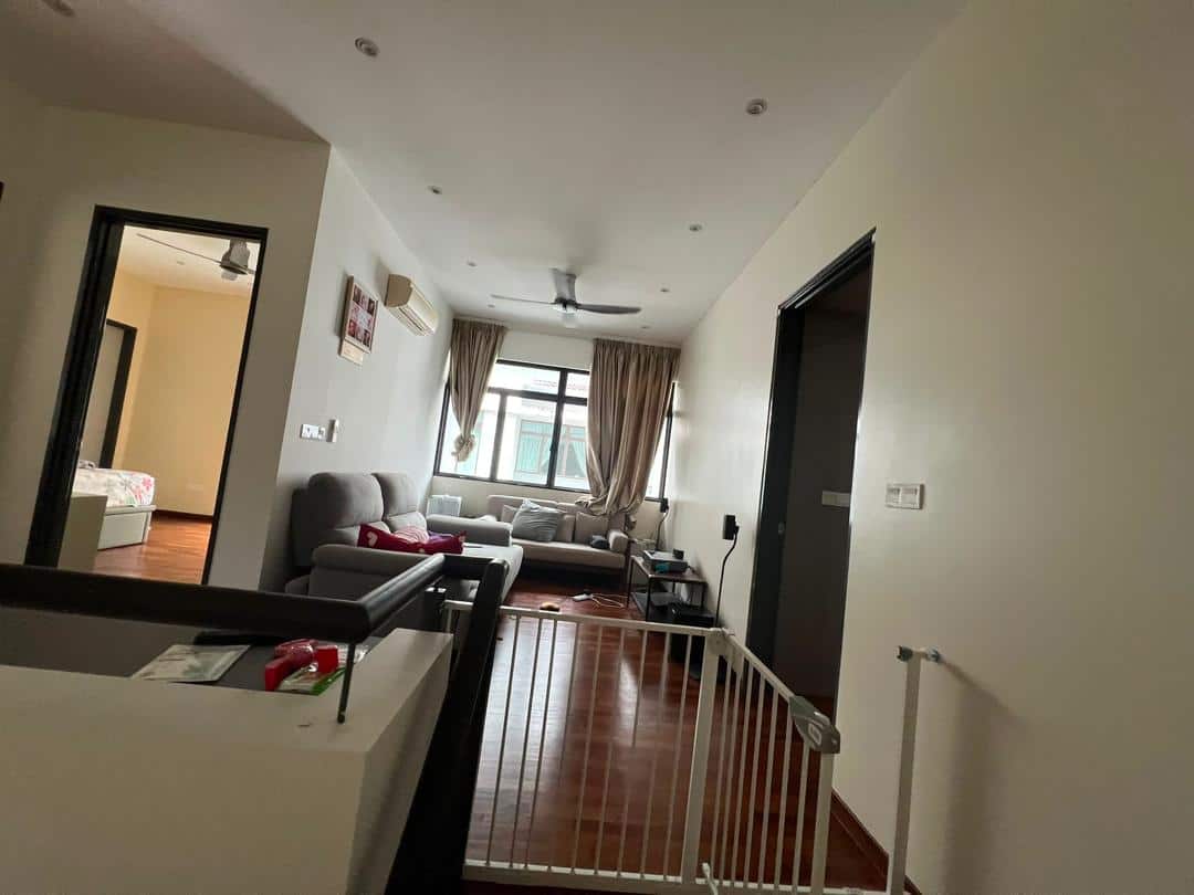 3-Storey Semi-D Horizon Hills Golf East 6