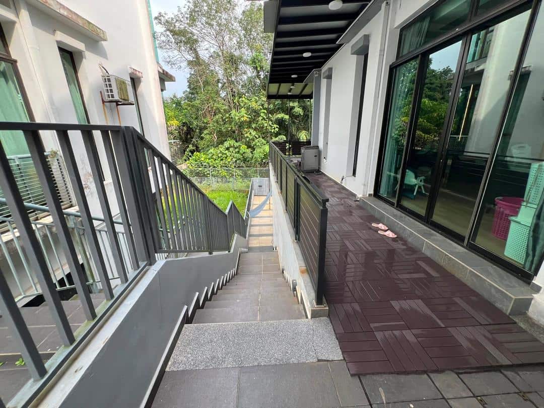 3-Storey Semi-D Horizon Hills Golf East 11