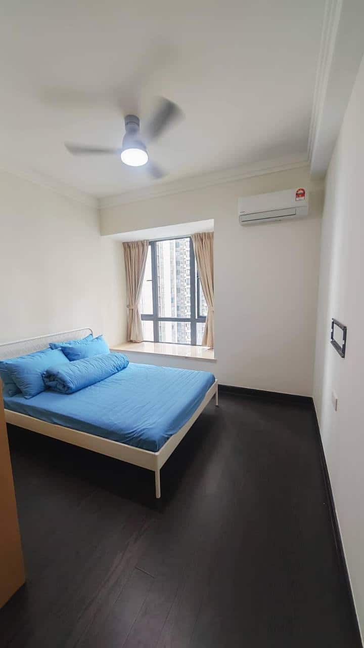Condominium R&F Princess Cove 3