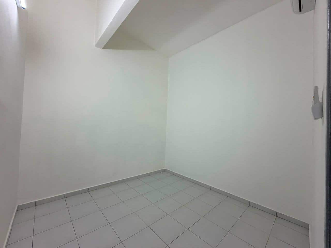 Single Storey Terrace Corner Pulai Jaya 6