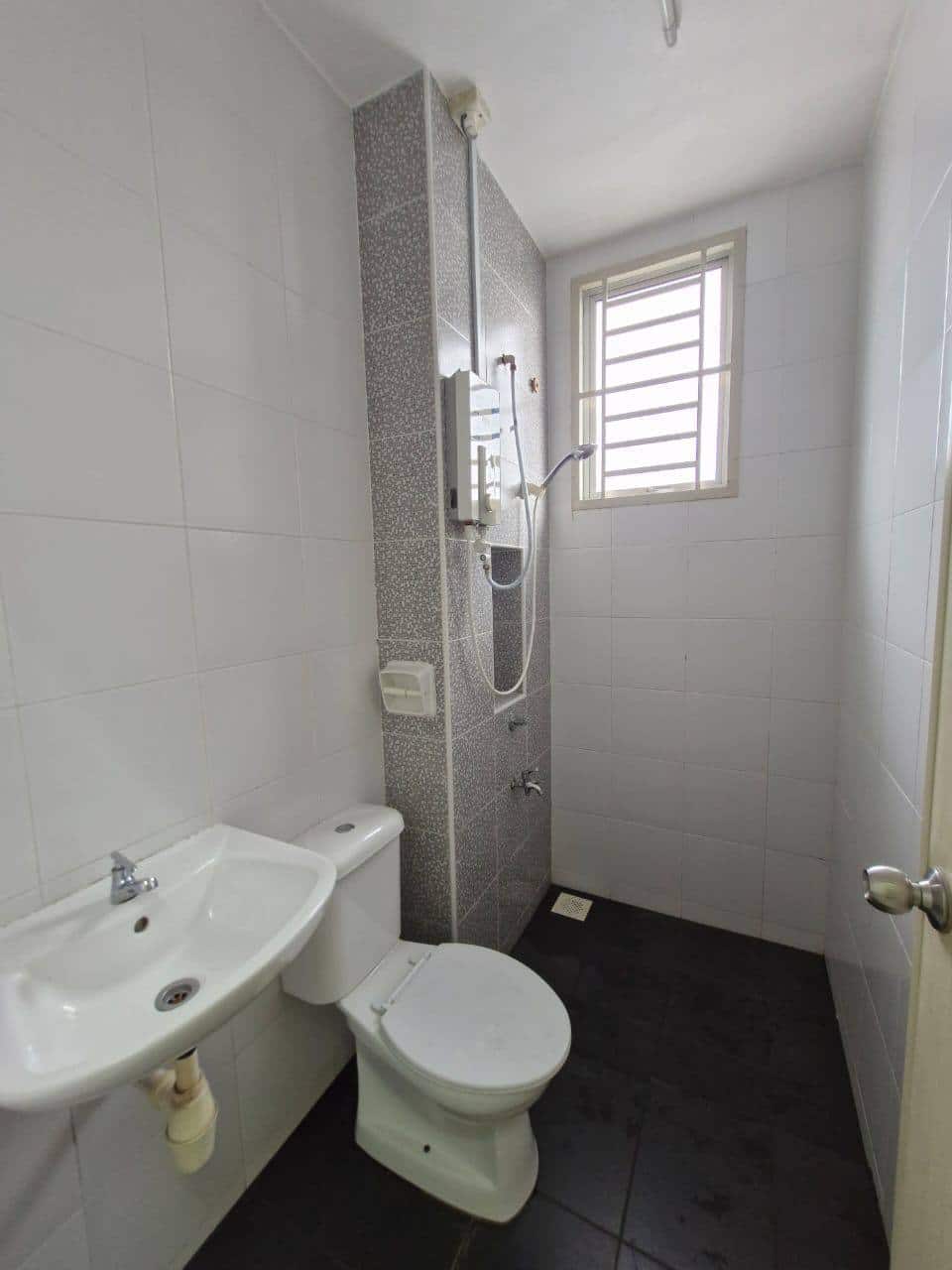 Double Storey Terrace Taman Desa Tebrau 9