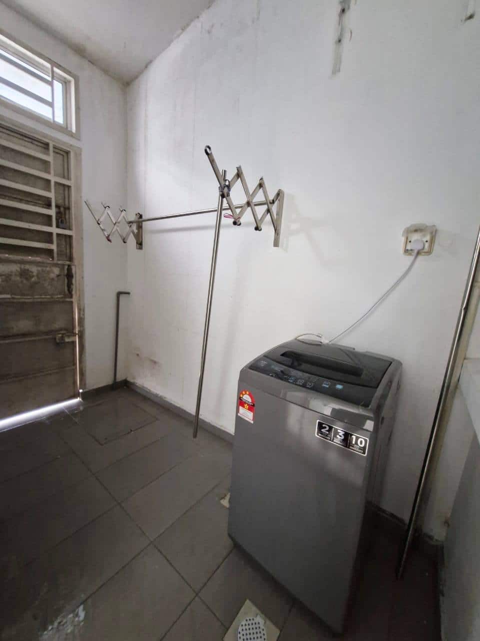Double Storey Terrace Taman Desa Tebrau 11