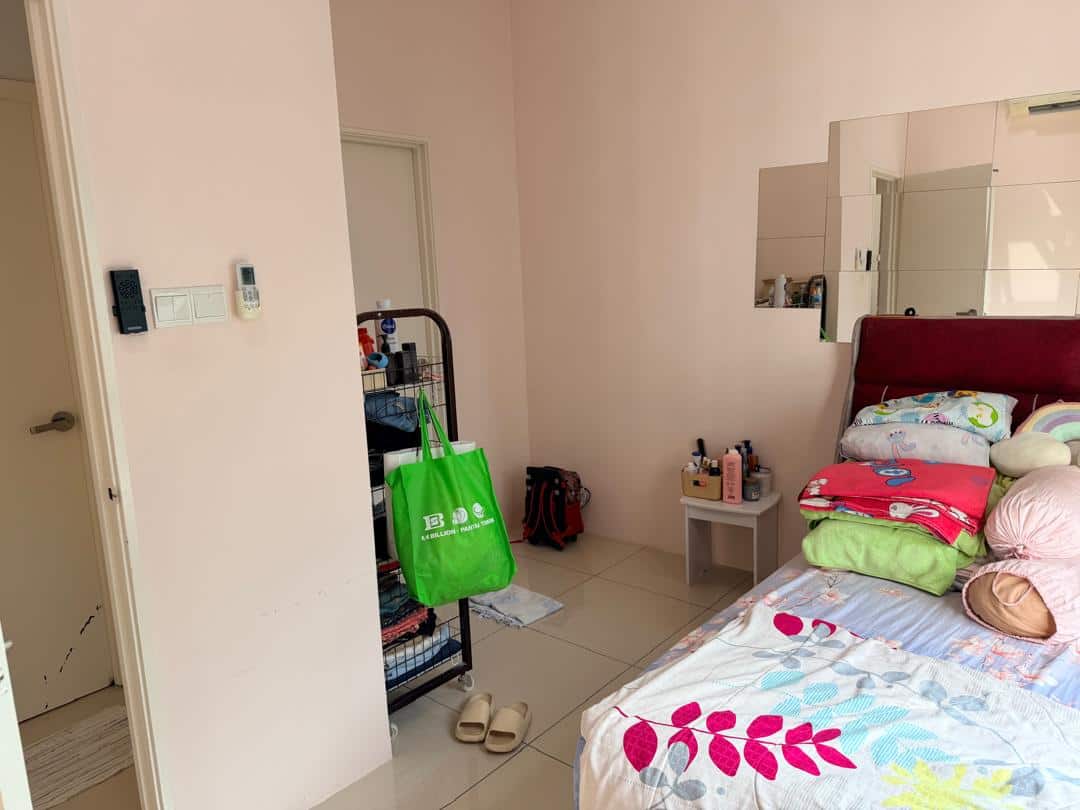 Condominium Taman Perling 8