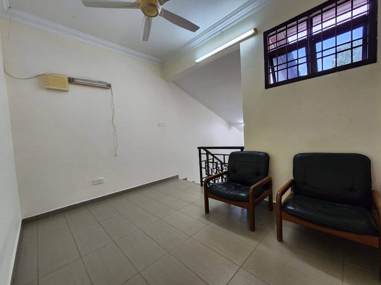 1.5-Storey Terrace House Bandar Seri Alam 6