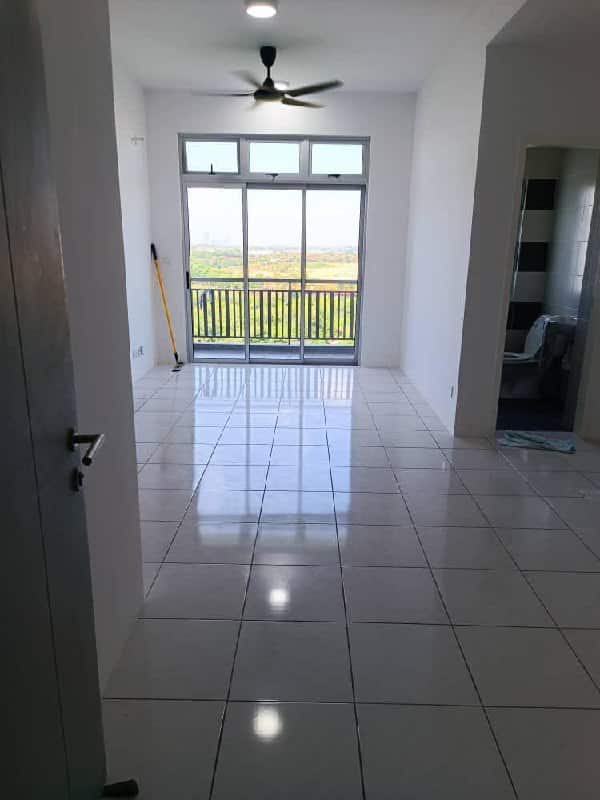 Service Apartment Seri Austin 1