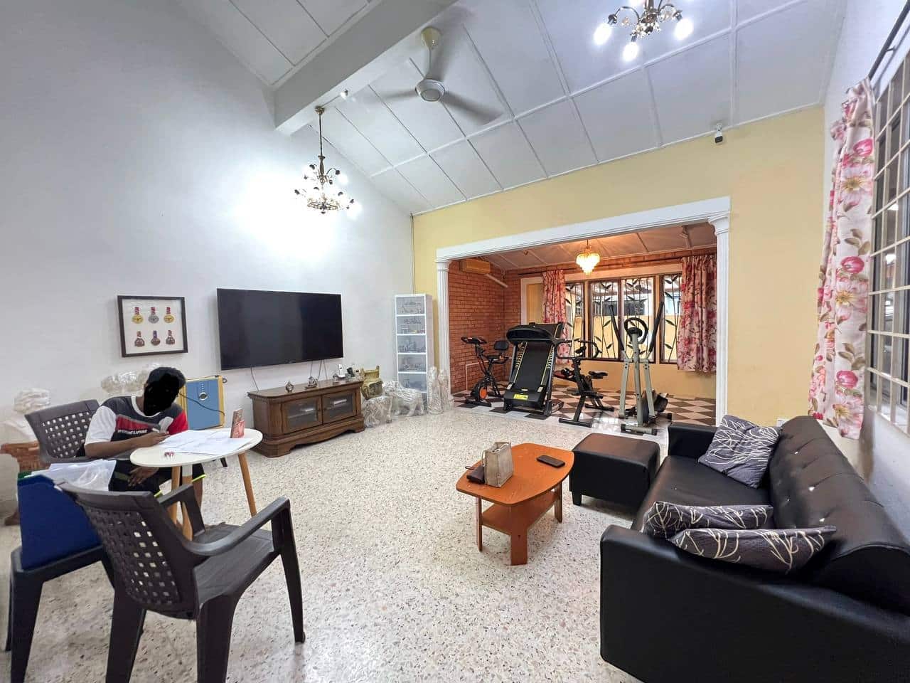 1.5 Storey Semi-D Taman Perling 1