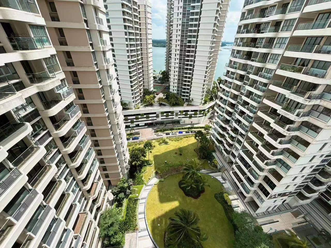 Condo Baypoint 3