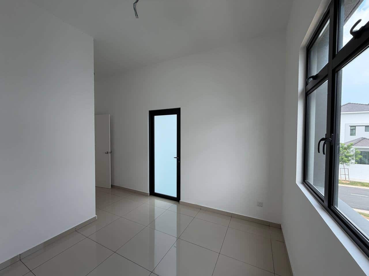 2-Storey Terrace House Eco Tropics-Fieldgates (Nora) 4