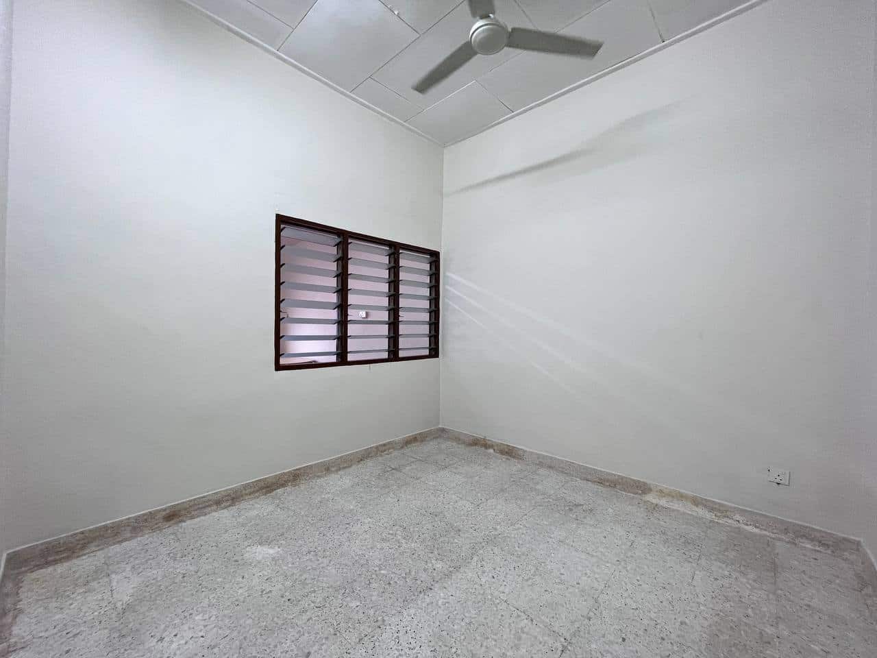 1.5-Storey Terrace House Taman Pelangi 6