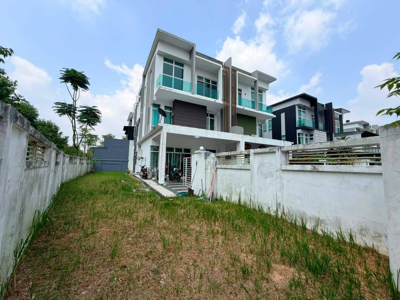 3-Storey Cluster Corner Lot Nusa Sentral 1