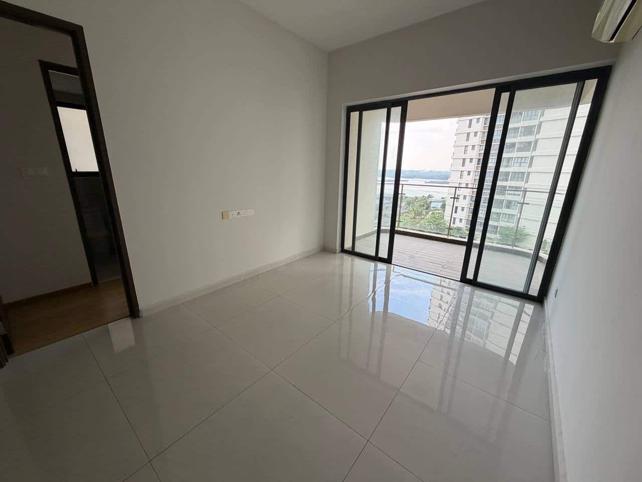 Condo Country Garden Danga Bay 2