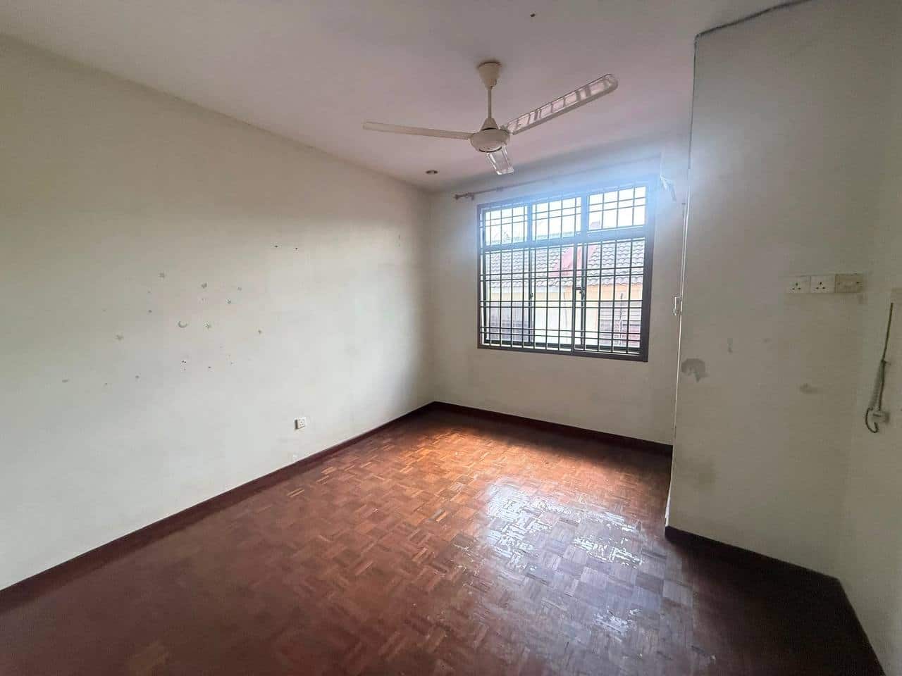 Semi-D Taman Megan Ria 6